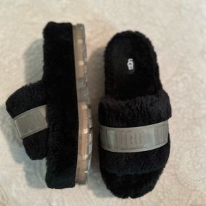 Never worn Ugg platform slippers
